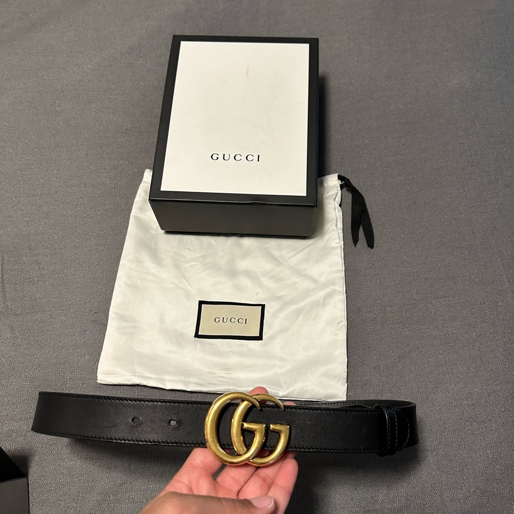 Gucci leather belt double g buckle